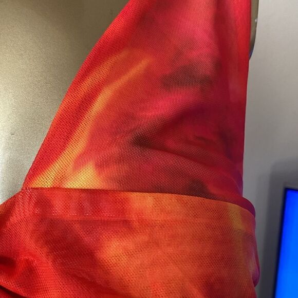 Red orange stretch top cut out size medium adj straps - Picture 5 of 8